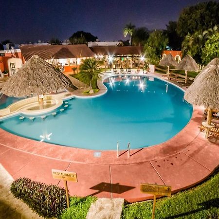 Hacienda Inn Aeropuerto Mérida Zewnętrze zdjęcie